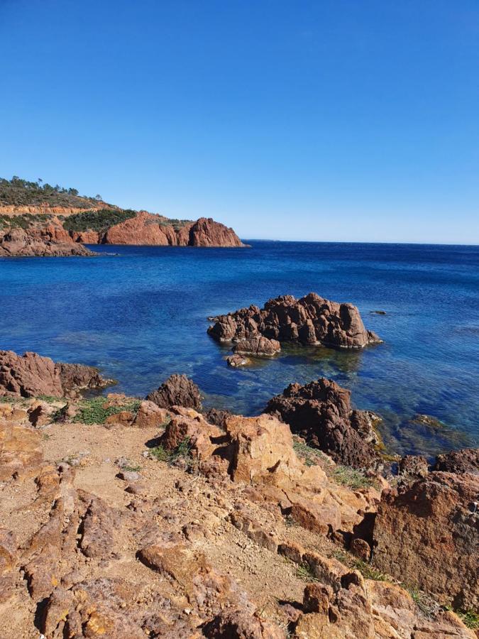 Studio Un Blacon Sur La Mer Saint-Raphael (Var) Exterior foto